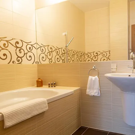 Bed & Breakfast Fiastyuk Udvarhaz