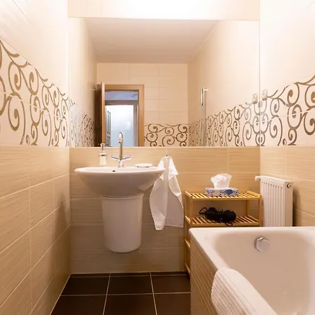 Fiastyuk Udvarhaz B&B