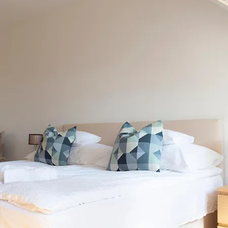 Fiastyuk Udvarhaz Bed & Breakfast *