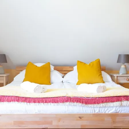 Fiastyuk Udvarhaz Bed & Breakfast Csor
