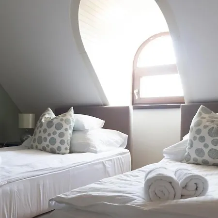 Bed & Breakfast Fiastyuk Udvarhaz 4*