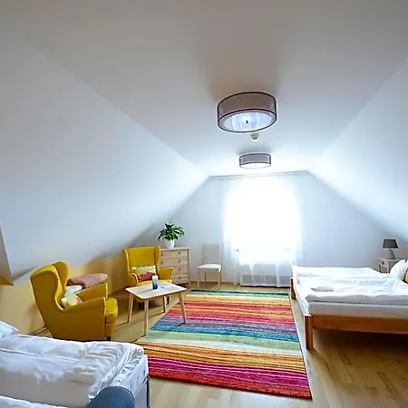 Fiastyúk Udvarház 4*