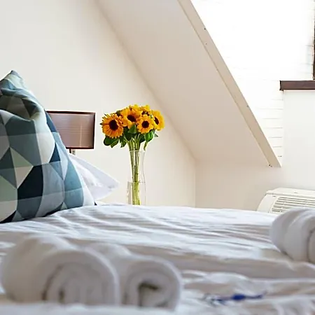 Bed & Breakfast Fiastyúk Udvarház
