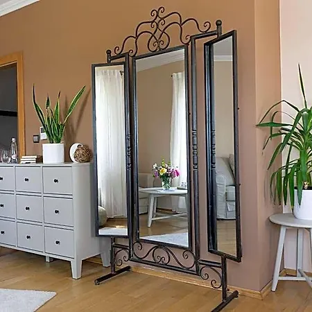 Fiastyúk Udvarház Bed & Breakfast