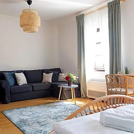 Bed & Breakfast Fiastyúk Udvarház 4*