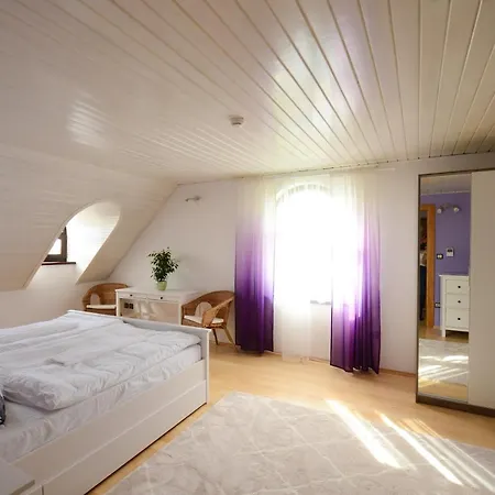 Bed and Breakfast Fiastyuk Udvarhaz 4*
