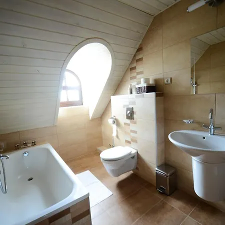 Bed & Breakfast Fiastyuk Udvarhaz Csor
