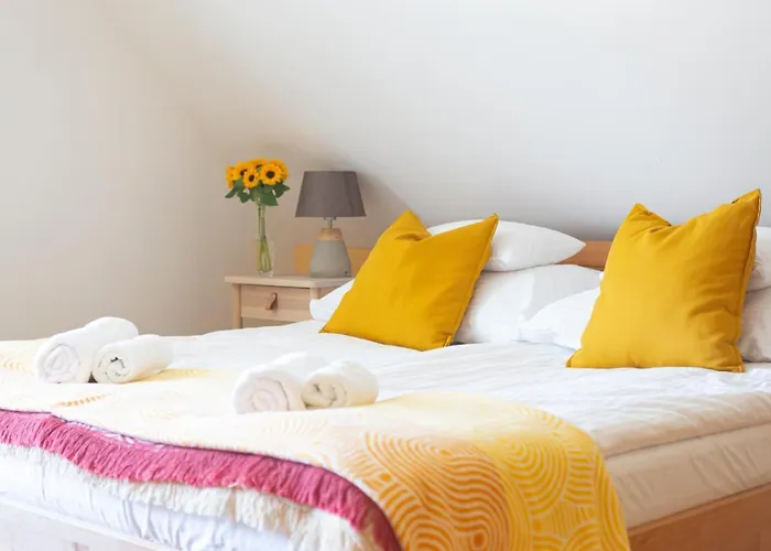 Fiastyuk Udvarhaz Bed & Breakfast 4*