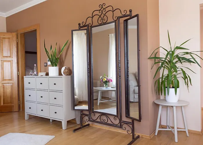 Fiastyuk Udvarhaz Bed & Breakfast 4*