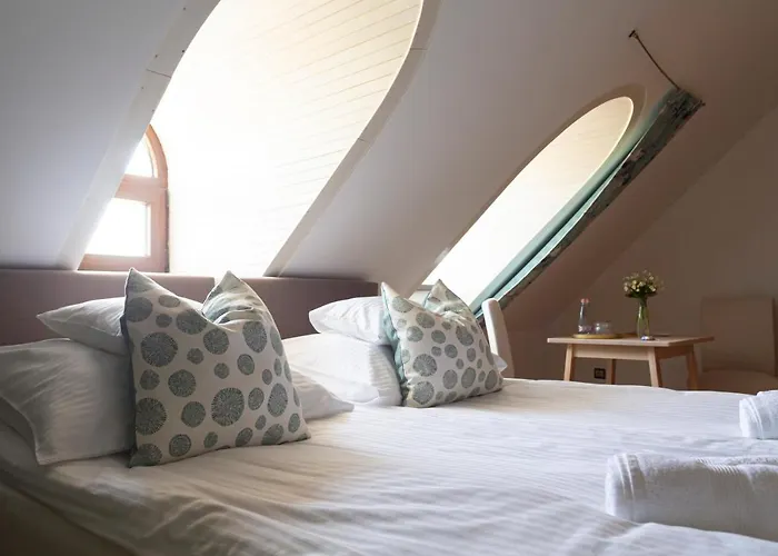 Fiastyuk Udvarhaz Bed & Breakfast 4*