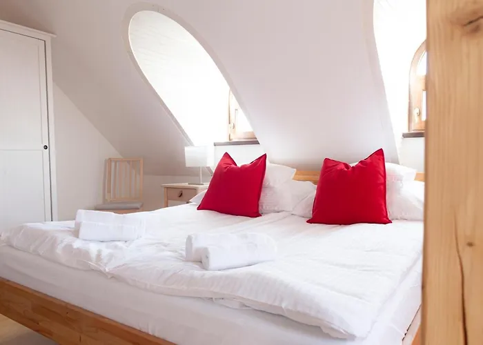 Fiastyuk Udvarhaz Bed & Breakfast