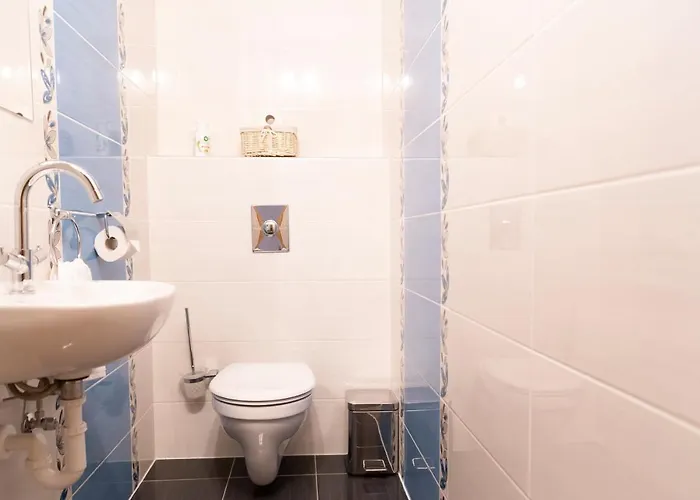 Fiastyuk Udvarhaz Bed & Breakfast 4*