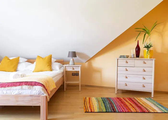 Fiastyuk Udvarhaz Bed & Breakfast 4*